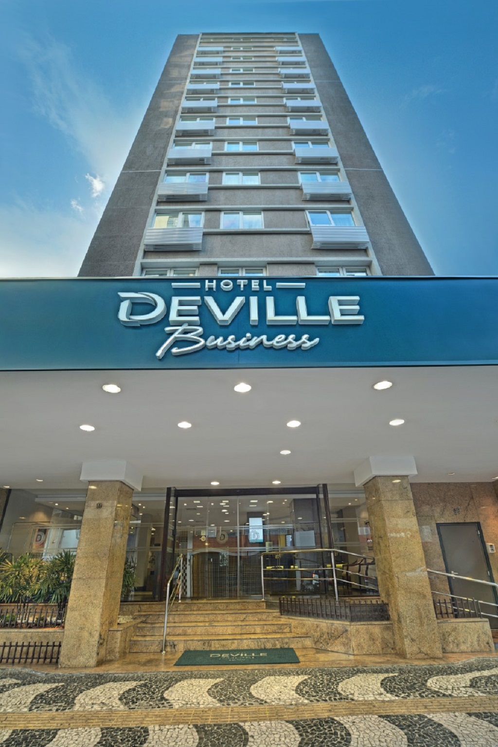 Três hotéis da rede Deville oferecem tarifa sem café da manhã