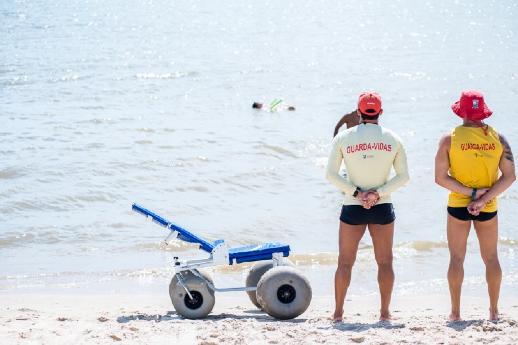 Câmara aprova regras para tornar praias acessíveis às pessoas com deficiência