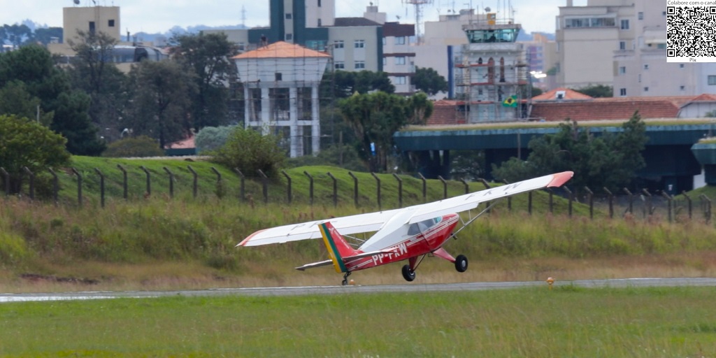 Aeroporto do Bacacheri: pousos e decolagens com vento