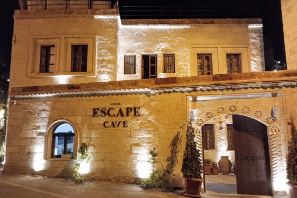 Escape Cave Suites 