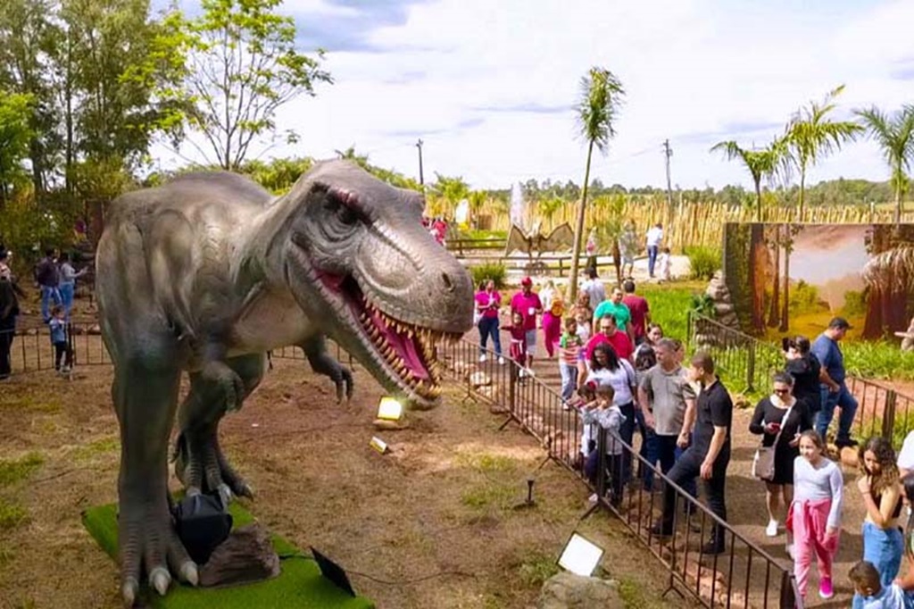 Vale Nacional dos Dinossauros, Cruzeiro do Oeste