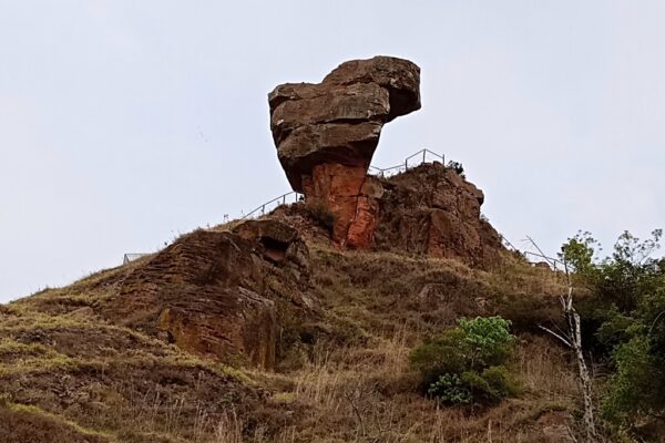 Carranca do Índio na Pedra do Índio em Ribeirão Claro