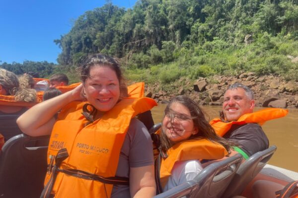 Gisele, Fernanda e Fabiano no Macuco Safari