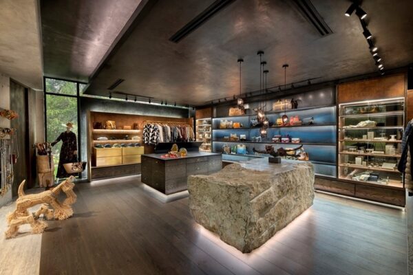 Shari's, Cheetah Plains