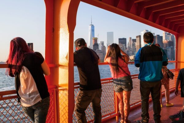 Ferry gratuito faz o percurso Manhattan-Staten Island, Nova York