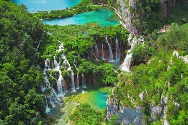 Parque Nacional dos Lagos de Plitvice, Croácia