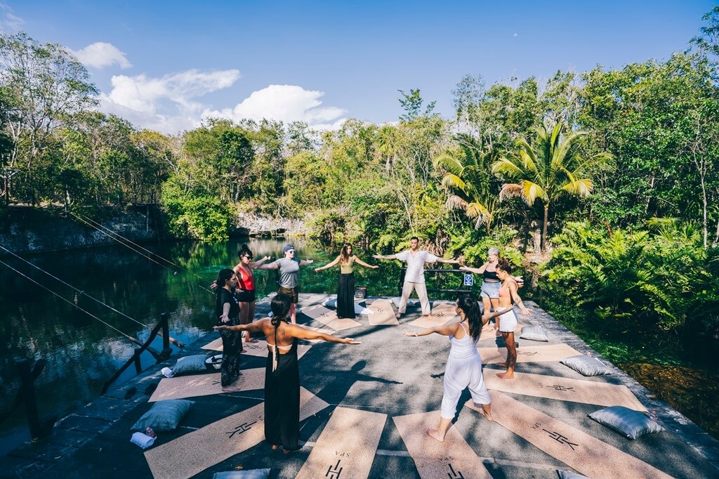 Yoga, cenote, hoteis Paradisus, México