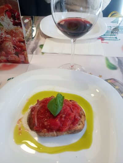 Bruschetta com tomate do Sul da Itália