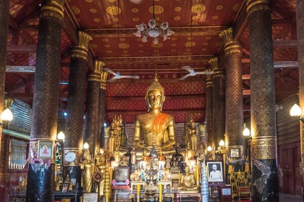 Templo Wat Mai Suwannaphumaham, Laos
