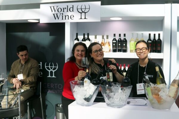 Degustando o Tannat da Garzón com a turma da World Wine.