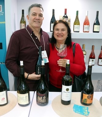 Glauco Fürtenberger da Vinato com Bete Yang