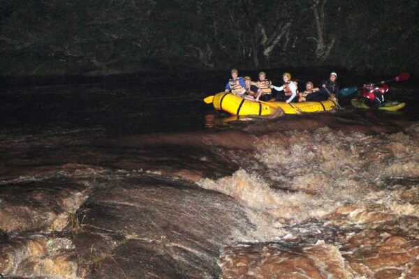 Rafting noturno, Socorro, São Paulo, Brasil
