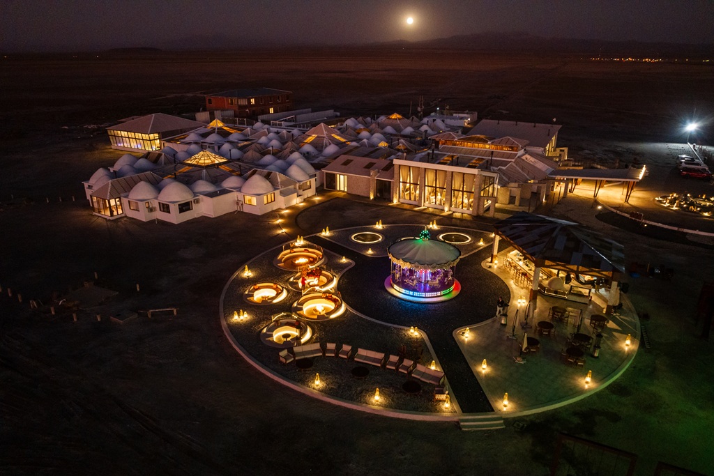 Parque temático Sueños y Leyendas, Hotel Palacio de Sal