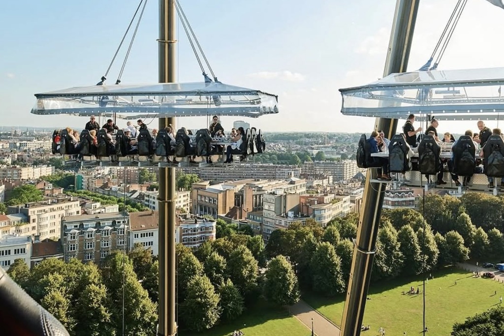 Dinner in the sky