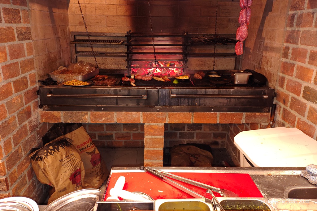 Parrilla, Cantero Brasero & Bar