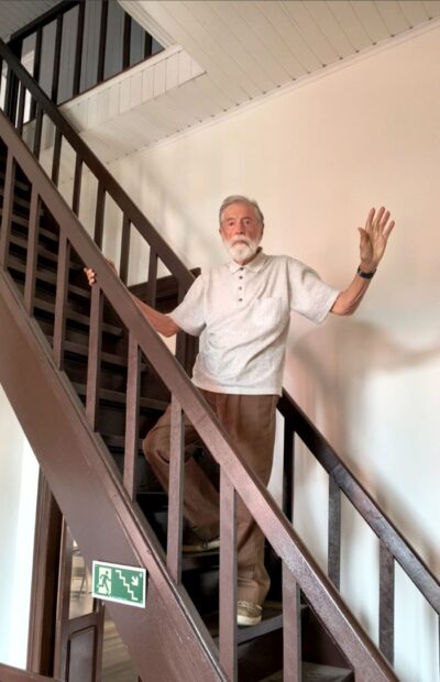 Hélio Puglieli, escada acesso sótão, Casa Kurí