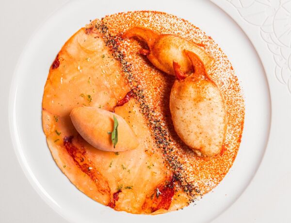 Crudo com velouté de crustáceos e pinças à meunière, Le Tout-Paris