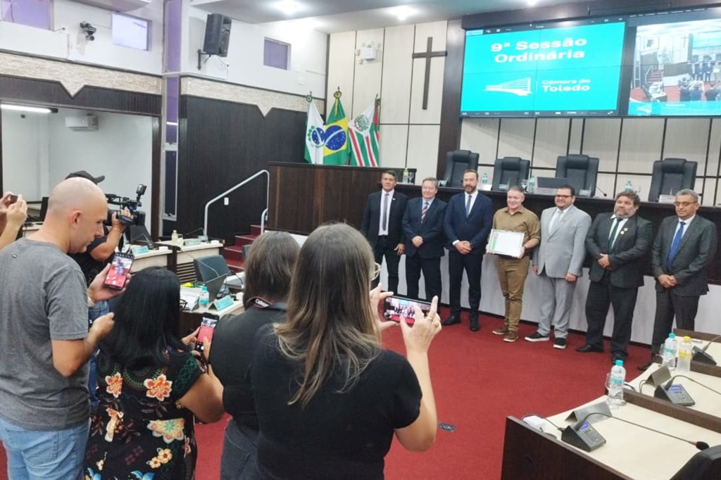 Mauro Picini recebe homenagem da Câmara de Toledo Mauro Picini recebe homenagem da Câmara de Toledo