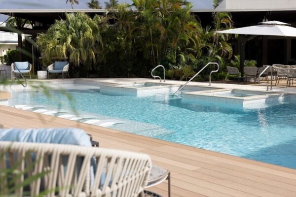 Piscina, voco Surfside Aruba