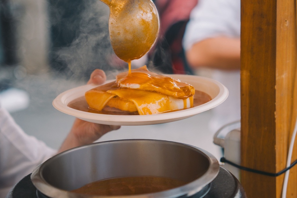 Francesinha, T&C Restaurant