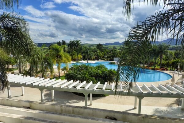 Vista piscina do quarto Golden. Blue Tree Daj Resort & Marina