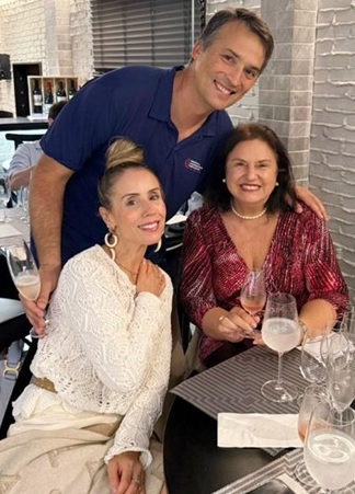 Bete Yang com Alessandro e Paula Constantini