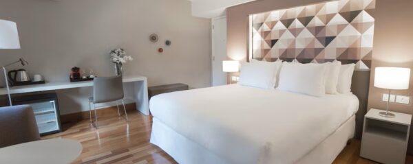 Quarto NH Collection Curitiba