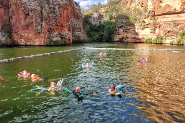 Banho no Rio São Francisco passeio Xingó Tur, Piranhas, Alagoas