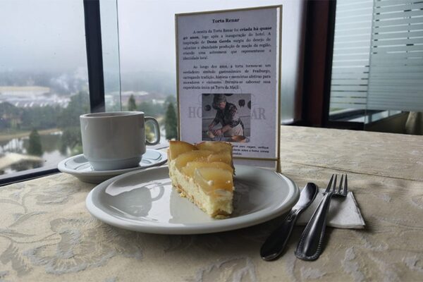 Torta de maçã. Hotel Renar