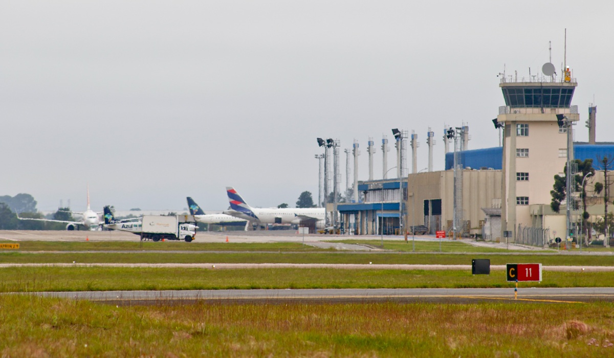 Aeroporto Internacional Afonso Pena, Curitiba